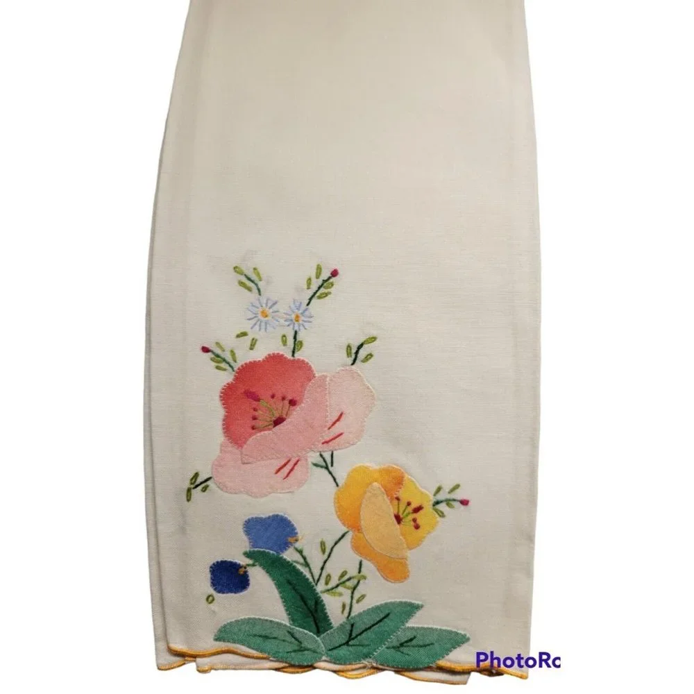 Starched Linen Tea Fingertip Towel Embroidered Floral Applique 22x14.5 inch Vtg